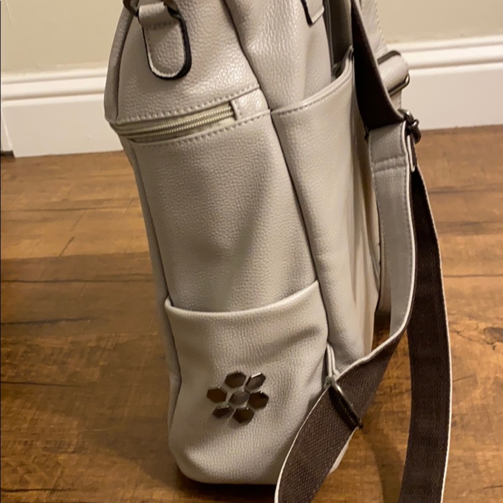 Backpack - Picture 3 of 6